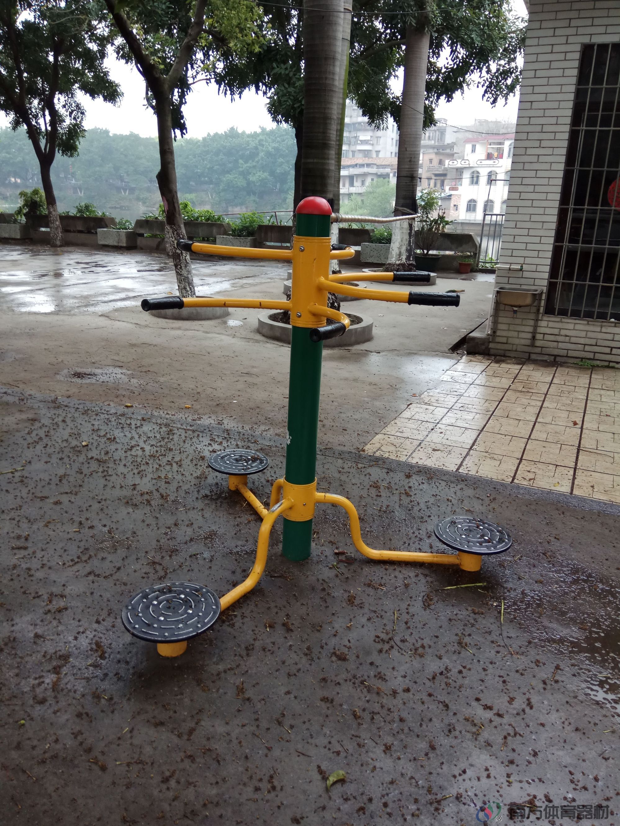 儿童公园(图1) 儿童公园(图1)